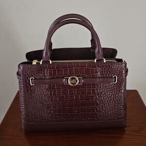 NWT ☆ Michael KORS Satchel Handbag, Brand NEW!